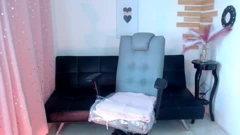 angela online show from 03-11-25, 08:09