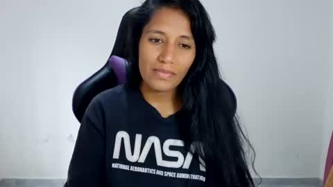 Snapshot of angelitaa_hot chatting on 07-07-26, 02:10 angela online show from 07-07-26, 02:10