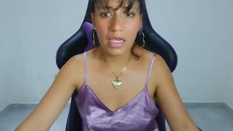 Snapshot of angelitaa_hot chatting on 07-12-26, 09:28 angela online show from 07-12-26, 09:28