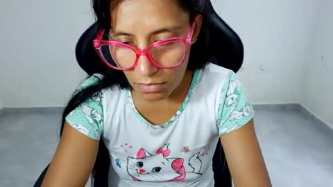 Snapshot of angelitaa_hot chatting on 07-14-26, 07:08 angela online show from 07-14-26, 07:08