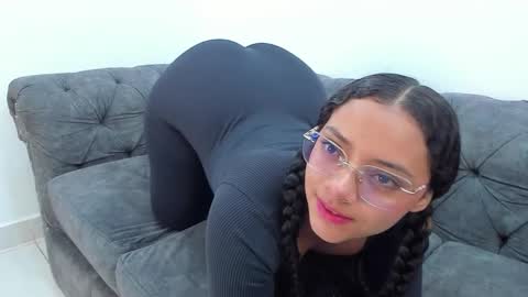 Snapshot of angelitafrodita chatting on 10-12-25, 11:20 A F R O D I T A online show from 10-12-25, 11:20