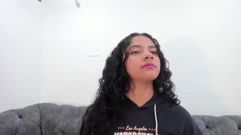 Snapshot of angelitafrodita chatting on 11-21-25, 10:25 A F R O D I T A online show from 11-21-25, 10:25