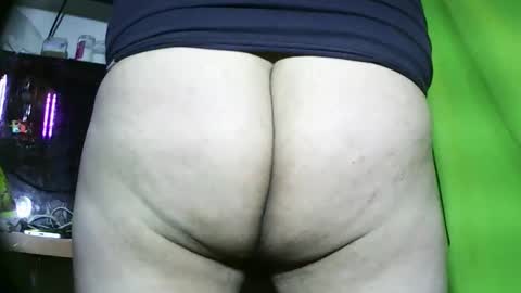 Snapshot of angelking120200 chatting on 11-17-25, 07:14 Roy online show from 11-17-25, 07:14