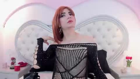 Snapshot of angell_fire chatting on 07-09-26, 12:42 Angell online show from 07-09-26, 12:42