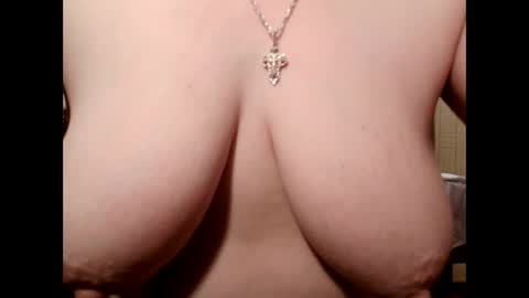 angelleah online show from 10-05-25, 05:50