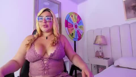 Snapshot of angellhott_ chatting on 03-02-26, 06:26 angellhott online show from 03-02-26, 06:26