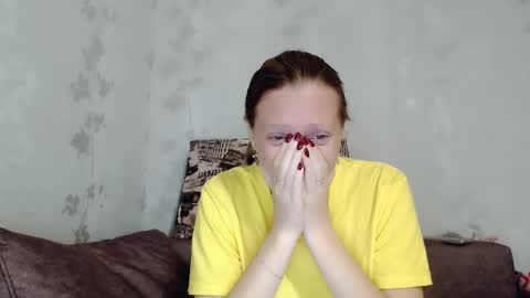 Snapshot of angellllsexy chatting on 09-23-25, 04:54 Galina online show from 09-23-25, 04:54