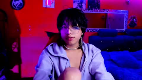 Snapshot of angellonfire chatting on 01-23-25, 06:06 Angel  online show from 01-23-25, 06:06