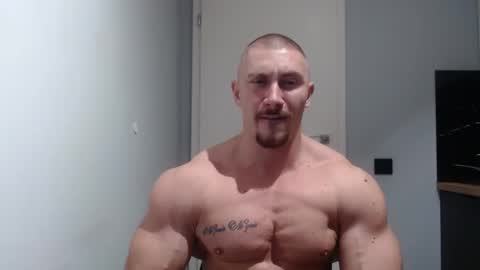  ------- SEX SHOW WITH GUYS AND GIRLS  MUSCLE SHOW online show from 12-18-24, 07:19