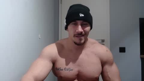  ------- SEX SHOW WITH GUYS AND GIRLS  MUSCLE SHOW online show from 02-01-25, 07:44
