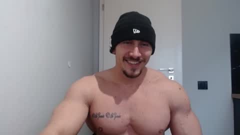  ------- SEX SHOW WITH GUYS AND GIRLS  MUSCLE SHOW online show from 02-04-25, 11:27