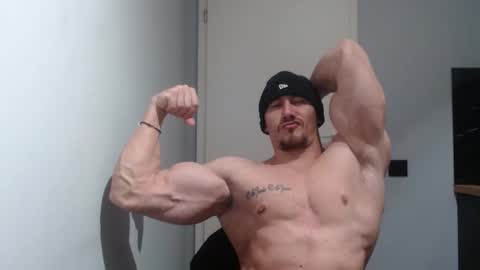  ------- SEX SHOW WITH GUYS AND GIRLS  MUSCLE SHOW online show from 02-11-25, 10:18