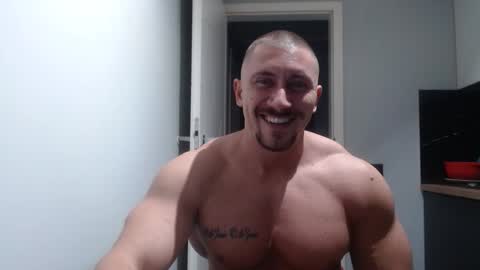  ------- SEX SHOW WITH GUYS AND GIRLS  MUSCLE SHOW online show from 11-05-25, 05:46