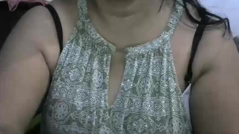 Snapshot of angelpriya555 chatting on 09-29-25, 08:13 angelpriya555 online show from 09-29-25, 08:13