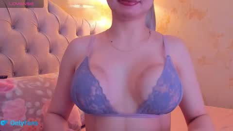 Snapshot of angelrose2323 chatting on 09-11-25, 06:24 angelrose2323 online show from 09-11-25, 06:24