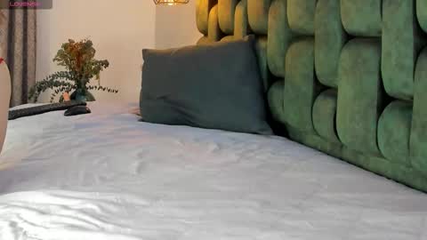 Snapshot of angelswets chatting on 10-23-25, 03:00 ANGIE online show from 10-23-25, 03:00