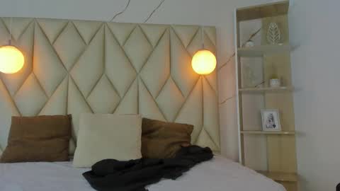 ANGIE online show from 11-17-25, 02:01