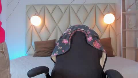 ANGIE online show from 12-01-25, 01:27