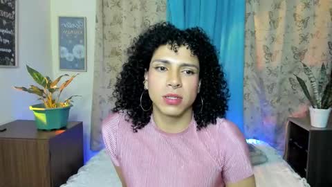 Snapshot of angelwhitte chatting on 12-17-25, 05:46 angelwhitte online show from 12-17-25, 05:46