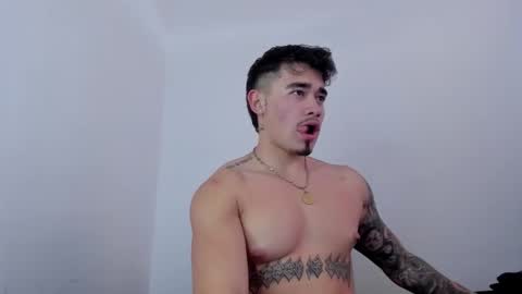 Snapshot of angelx_fox chatting on 09-15-25, 07:47 Angel Fox online show from 09-15-25, 07:47