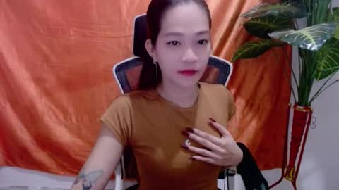 Snapshot of angelyn_slim chatting on 05-24-26, 09:42 angelyn_slim online show from 05-24-26, 09:42