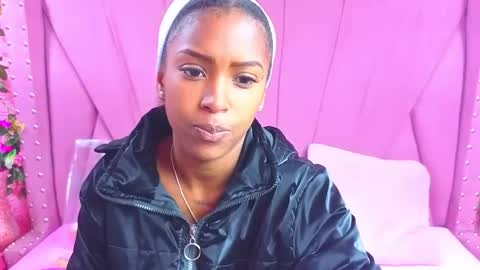 Snapshot of angeyapetite chatting on 06-10-26, 12:04 Anyega online show from 06-10-26, 12:04