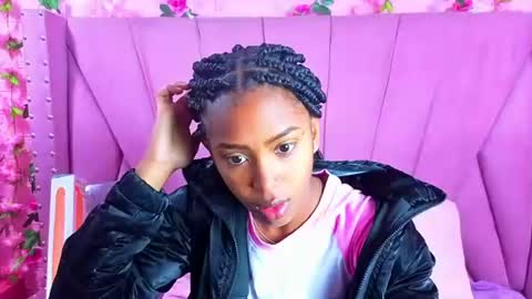 Snapshot of angeyapetite chatting on 06-25-26, 11:37 Anyega online show from 06-25-26, 11:37