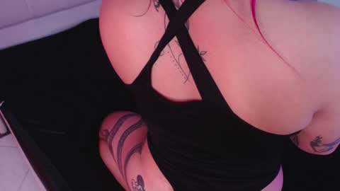 Snapshot of angie99_gh chatting on 01-05-25, 09:59 Angie online show from 01-05-25, 09:59