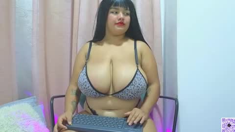 Snapshot of angie_bigboobs chatting on 12-22-24, 02:49 Angie Gomez Onlyfans angie bigboobs FREE online show from 12-22-24, 02:49