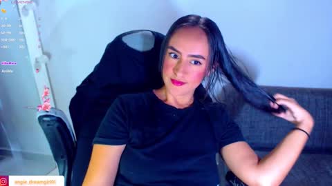 Snapshot of angie_dreamgirl chatting on 01-31-26, 10:08 IG angie dreamgirl01 online show from 01-31-26, 10:08