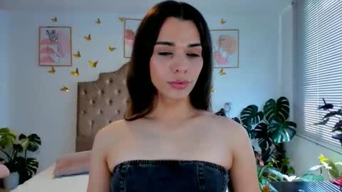 Anabella online show from 04-22-26, 07:15