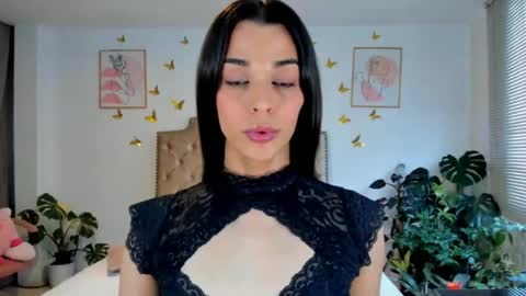 Snapshot of angie_modelo chatting on 06-25-26, 08:13 Anabella online show from 06-25-26, 08:13