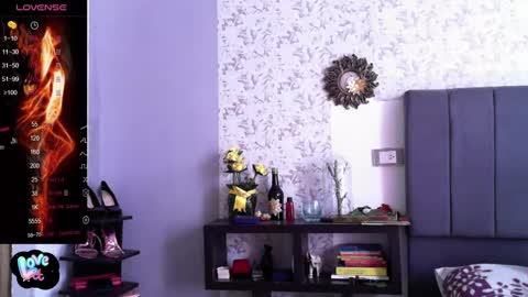 Snapshot of angiebaxter chatting on 12-03-24, 07:44 Angiebaxt online show from 12-03-24, 07:44