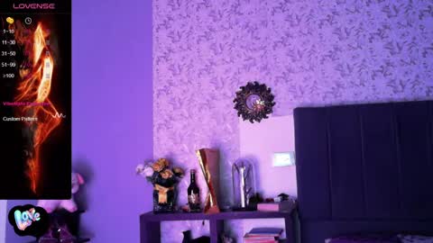 Snapshot of angiebaxter chatting on 12-25-24, 12:27 Angiebaxt online show from 12-25-24, 12:27