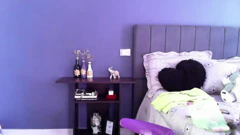 Snapshot of angiebaxter chatting on 10-05-25, 06:06 Angiebaxt online show from 10-05-25, 06:06