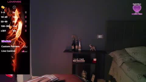 Snapshot of angiebaxter chatting on 10-15-25, 12:44 Angiebaxt online show from 10-15-25, 12:44