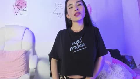 Snapshot of angiiebylpz chatting on 11-17-25, 01:11 violeth lopez online show from 11-17-25, 01:11