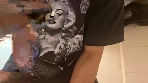 Snapshot of angrychicks83 chatting on 02-13-26, 01:40 angrychicks83 online show from 02-13-26, 01:40