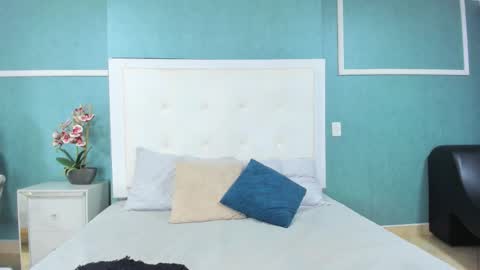 Ania online show from 12-22-25, 10:51