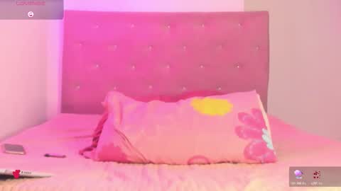 Snapshot of aniaross18 chatting on 11-19-25, 03:28 aniaross18 online show from 11-19-25, 03:28