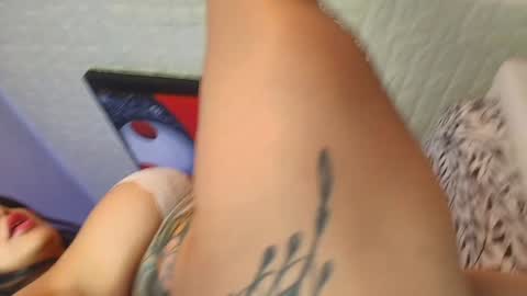 laura  online show from 12-20-24, 07:39