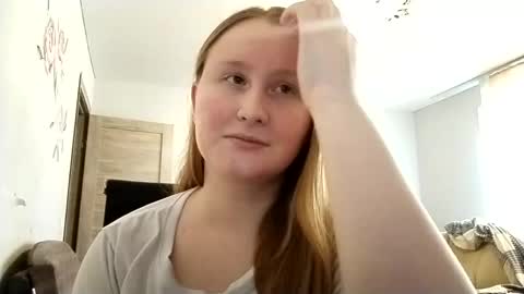 Snapshot of anika_lipps chatting on 06-07-26, 06:17 Anika online show from 06-07-26, 06:17