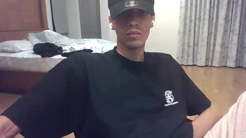 Snapshot of animavestra_ chatting on 12-11-24, 03:47 Marvin online show from 12-11-24, 03:47