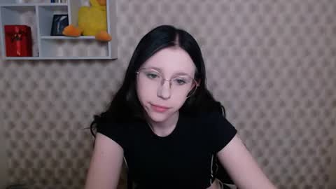 Snapshot of animay77 chatting on 06-11-26, 07:39 Mia online show from 06-11-26, 07:39