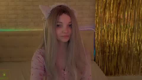 Alica online show from 05-26-26, 02:29