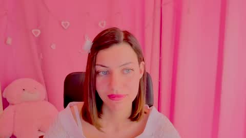 Snapshot of aniskyy chatting on 04-23-26, 12:29 Anni online show from 04-23-26, 12:29