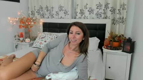 Snapshot of anissia25 chatting on 10-07-25, 01:41 Anisia online show from 10-07-25, 01:41