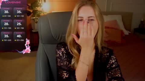 Snapshot of anita_blairr chatting on 10-09-25, 12:52 Anita online show from 10-09-25, 12:52