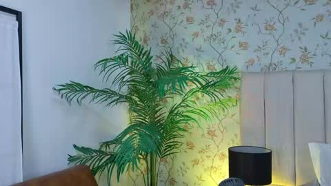 Dania Lpez online show from 05-19-26, 06:14