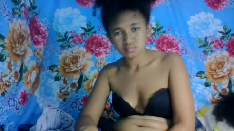 Snapshot of anitaazzh chatting on 06-15-26, 02:36 anitaazzh online show from 06-15-26, 02:36